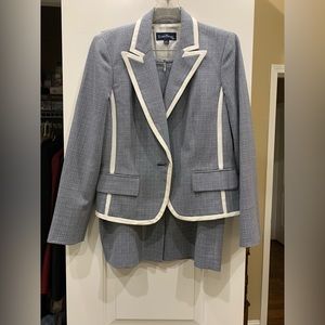 Evan Picone size 10 blue and white skirt suit